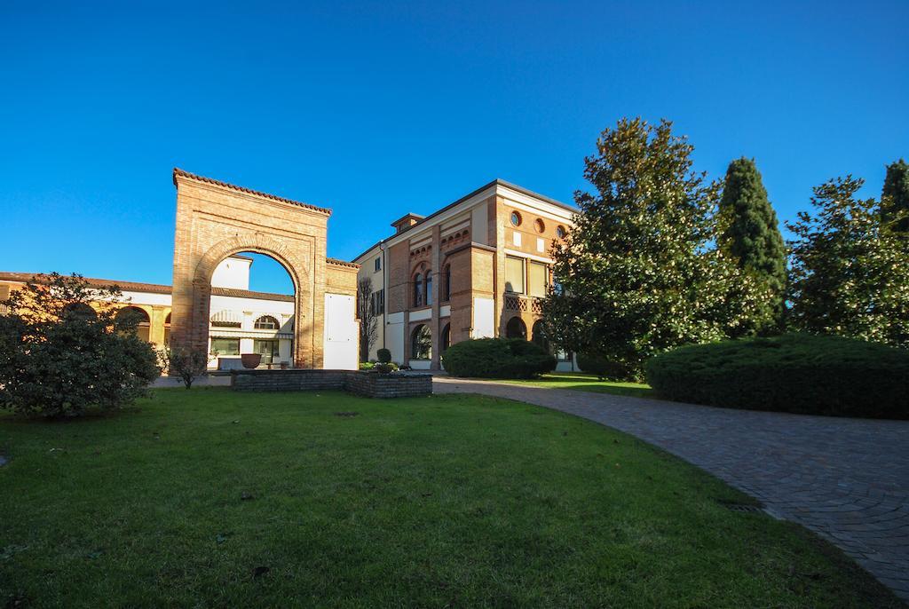 Villa Santa Maria Dell'Arco - Centro Oreb Cazzago San Martino Exterior photo